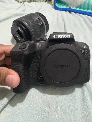 ? Canon EOS R10 + RF 18-45mm + RF 35mm f/1.8