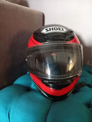 Capacete importado Shoei modelo RF1200