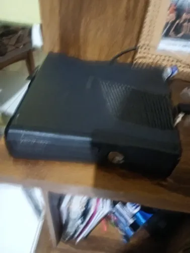Xbox 360 desbloqueado com jogos e kitnet e controle