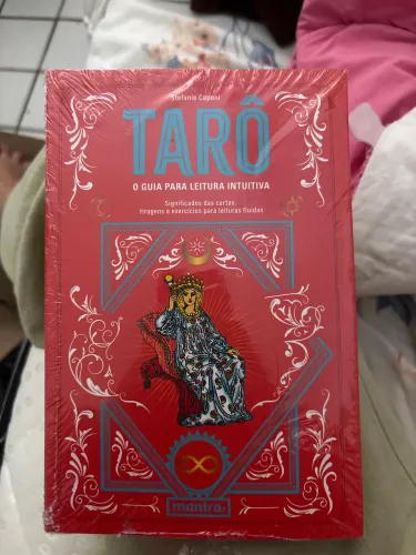 Livro tarô guia para leitura intuitiva stefanie caponi