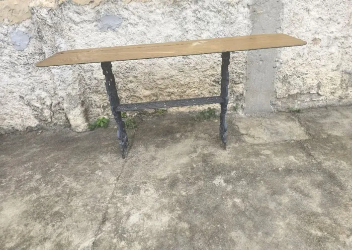 Aparador ferro fundido com tampo de vidro