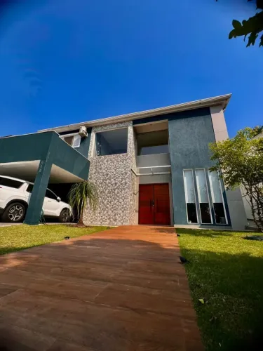 Casa de condomínio para venda possui 400 metros quadrados com 4 quartos