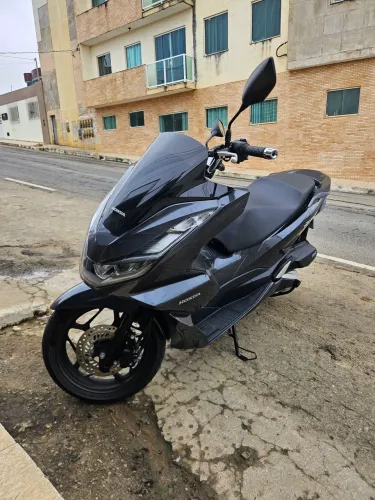 Vende-se PCX 2024 na garantia