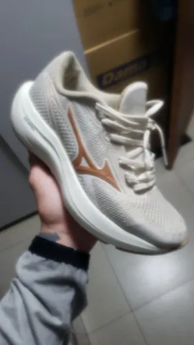Tenis mizuno femenino praticamente novo