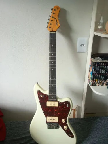 Tagima Woodstock TW-61