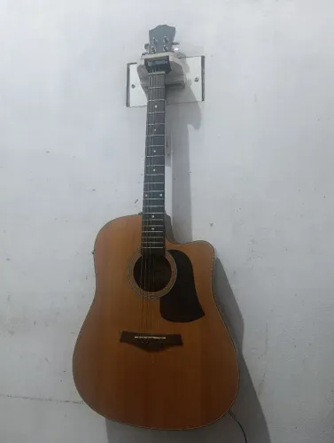 Violão Folk, cordas de aço, elétrico com parte elétrica funcional e ajustado no padrão