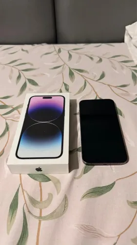 iPhone 14 Pro Max com caixa