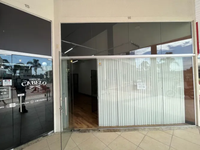 Loja no Villaggio Limoeiro 36m2 pronta.
