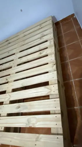 Base para Cama de Casal em Madeira (Estilo Pallet / Plataforma)