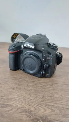 Nikon D610 Full-Frame + 2 Baterias | Aproximadamente 70 mil cliques