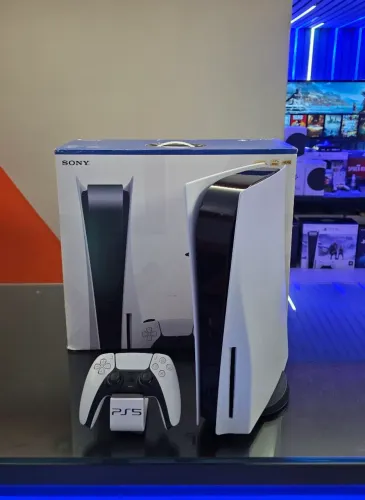 PS5 c/ Leitor + Jogo de Brinde c/ GARANTIA. Temos LOJA FÍSICA!