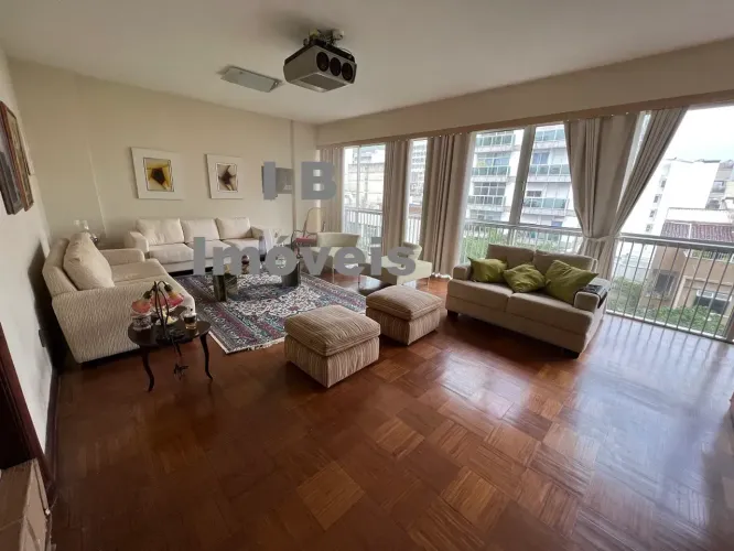 Super Luxo. 4 quartos, 200 m² de área útil na região mais valorizada da Tijuca