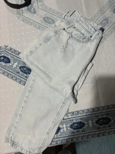 calca jeans rasgada
