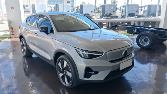 Volvo C40 Recharge Plus (elétrico) 2024