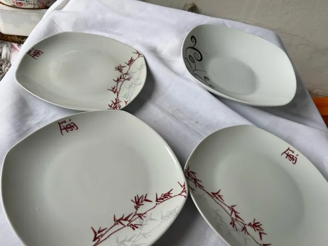 Travessa. De porcelana