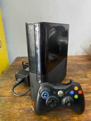XBOX 360 DESBLOQUEADO - 1 CONTROLE ORIGINAL (OPORTUNIDADE)