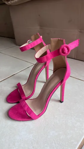 Vendo Salto Rosa tamanho 36