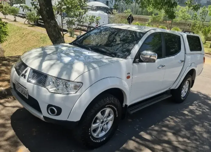 Mitsubishi L200 Triton HPE 3.2 CD TB Int.diesel AUT 2013