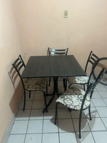 Mesa Granito + 4 cadeiras