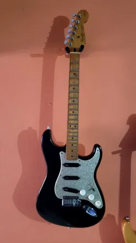 Guitarra Fender American Traditional (Caps Dimarzio)