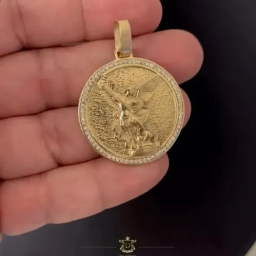 MEDALHA ARCANJO SÃO MIGUEL E ESTRELA DE DAVI DUPLA FACE EM OURO 18k 750