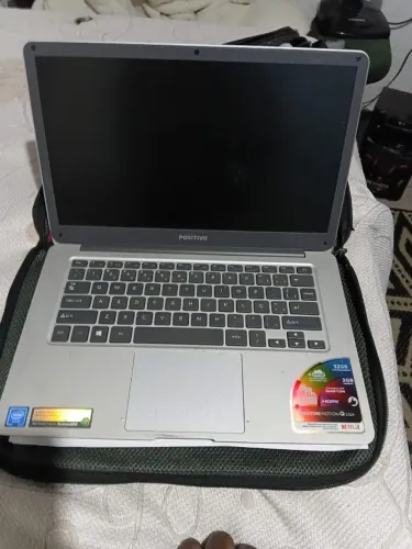 Notebook Positivo Motion Q232A - 32GB + 2GB RAM | Intel Quad-Core | HDMI