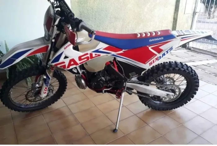 Gasgas ec300 six days