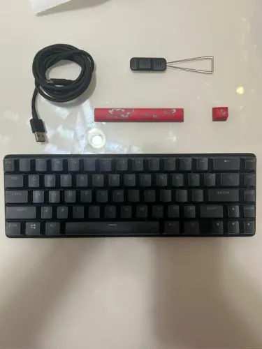 Teclado Mecânico Gemer HyperX Alloy Origins 65%, RGB, Switch HyperX Red, US, Black