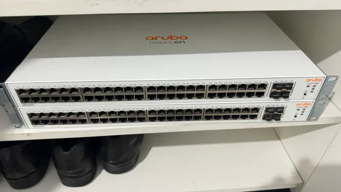 KIT 2 Switch De Rede Aruba Jl814a, 48 Portas, 4 SFP 104 GBPS, Gerenciado, Gigabit - 1830
