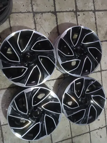 Vendo jogo de Roda aro 15 Fiat Argo