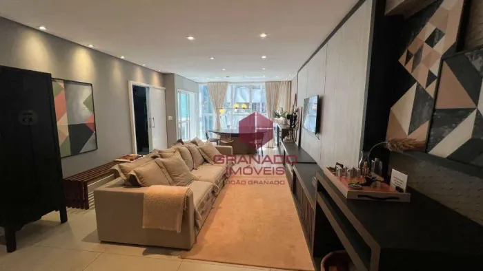 Apartamento com 3 dormitórios à venda, 130 m² por R$ 1.600.000,00 - Zona 7 - Maringá/PR