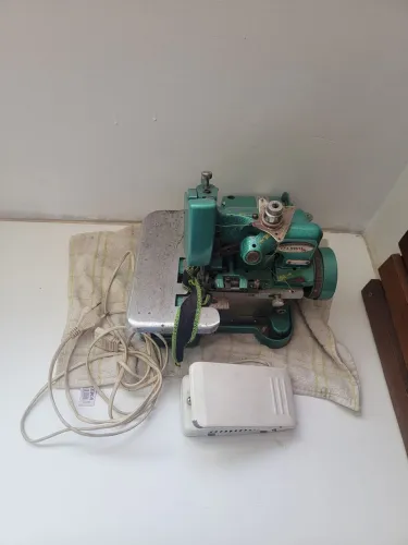 Vende-se maquina chinesinha overlock