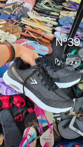 Sapatos N°39 por apenas 60 reais - Novos!