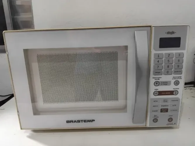 Micro-ondas BRASTEMP *Single* 18L funcionando tudo