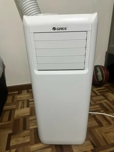 Vendo ar condicionado de 10000BTUS marca GREE/semi-novo/ainda na garantia.
