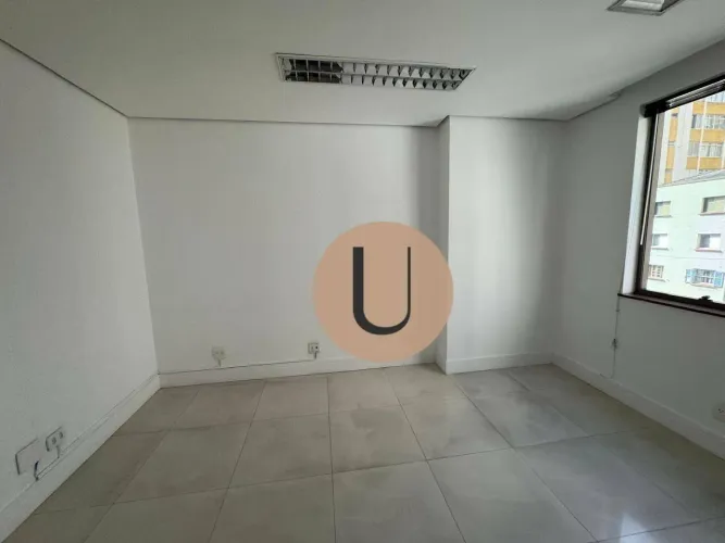 Conjunto de 3 salas comerciais, em prédio comercial novo perto do Metro Brigadeiro, O Préd