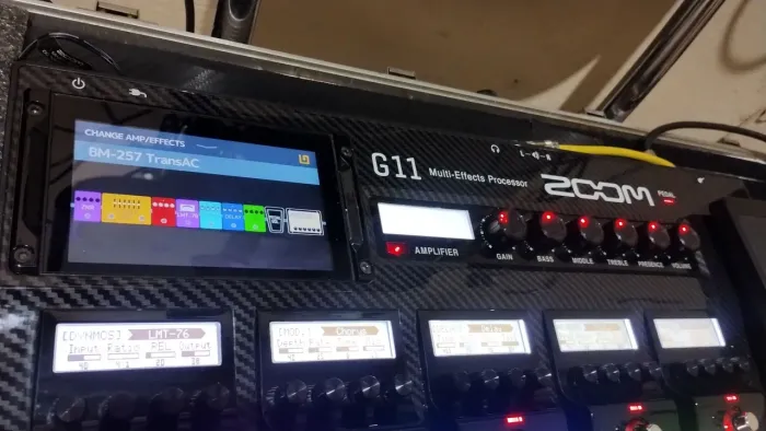 Pedaleira zoom g11 
