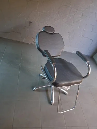 Cadeira de cabeleireira/Design de sobrancelha