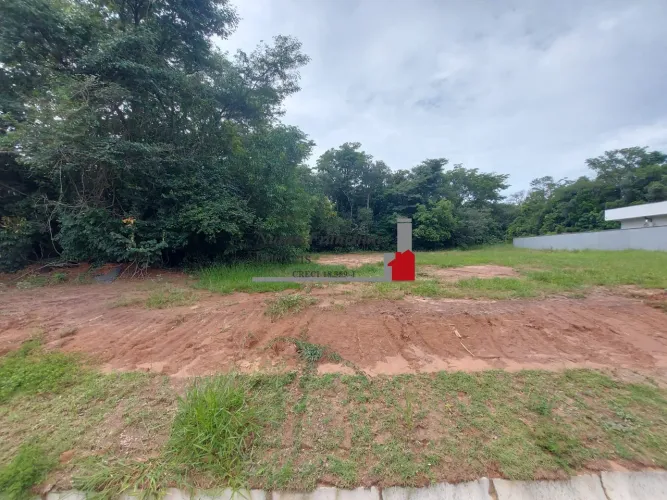 Terreno em Condomínio à Venda em Pardinho-SP - 450m² no Bairro Pardinho