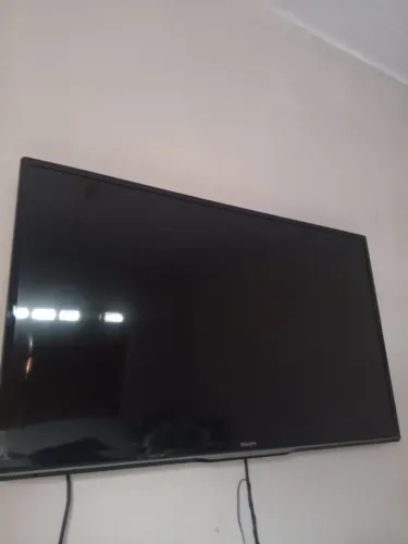 VENDO TV PHILIPS SEM NENHUM DEFEITO