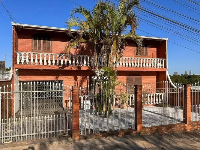 Casa para alugar com 4 quartos no bairro Santo Inácio em Curitiba