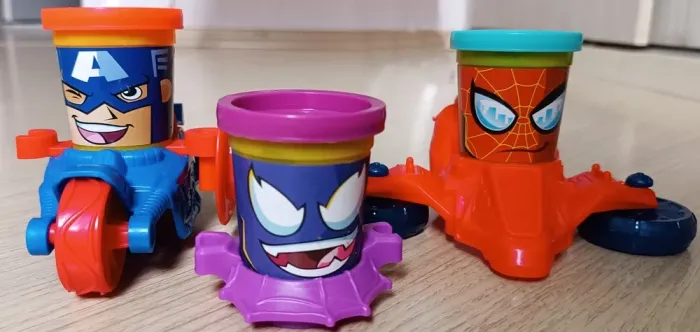 Super kit Veículos Marvel Play Doh massinha