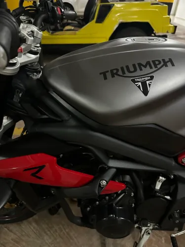 Triumph Street Triple 675 R