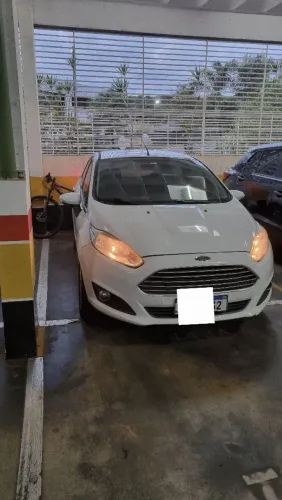 Ford Fiesta 1.6 16V Flex Aut. 5P 2014