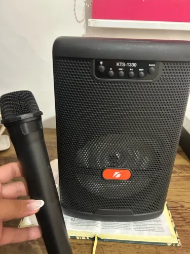 Caixa de som bluetooth com microfone