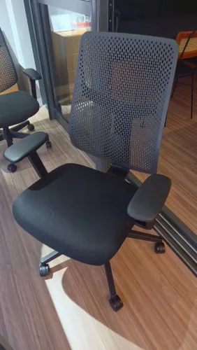Cadeira Herman Miller Verus Preta - Original