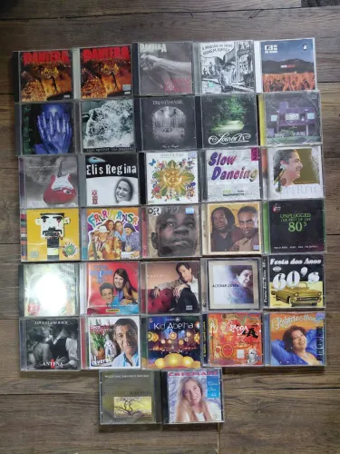Vd Lote caixas de CDS Artistas Músicas variadas