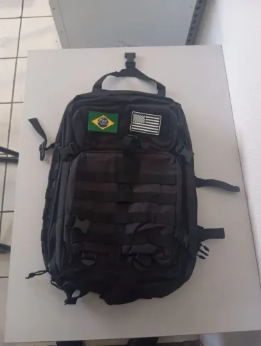 Mochila Tática Militar 50L Preta (Com Patches Inclusos) - R$ 130