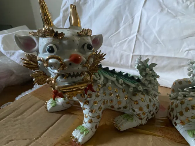Dragões chinese de resina 