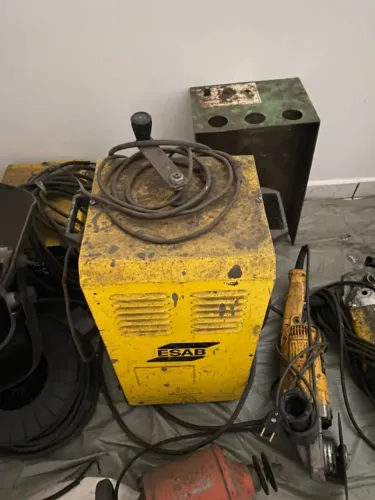 Máquina de Solda Profissional ESAB Super Bantam - Super Potente